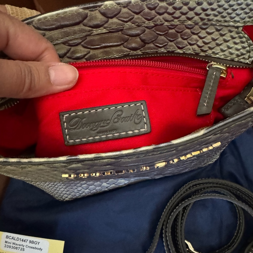 Dooney & Bourke Mini Waverly Crossbody bag in metal green - Picture 8 of 11